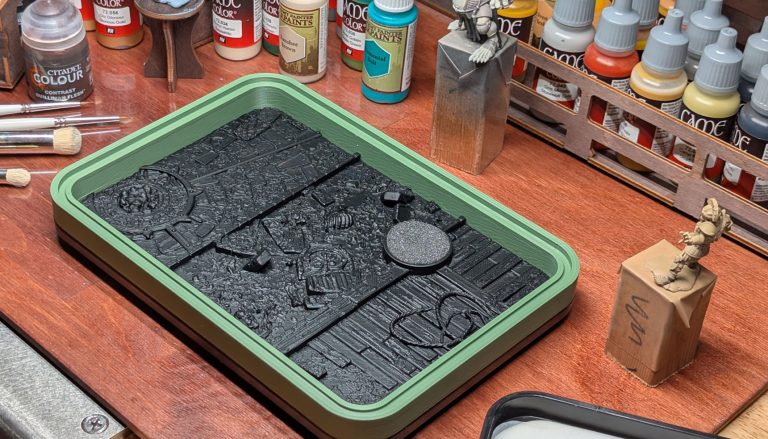 Photo of an Anarky Creations Ultimate Textured Dry Palette being used.