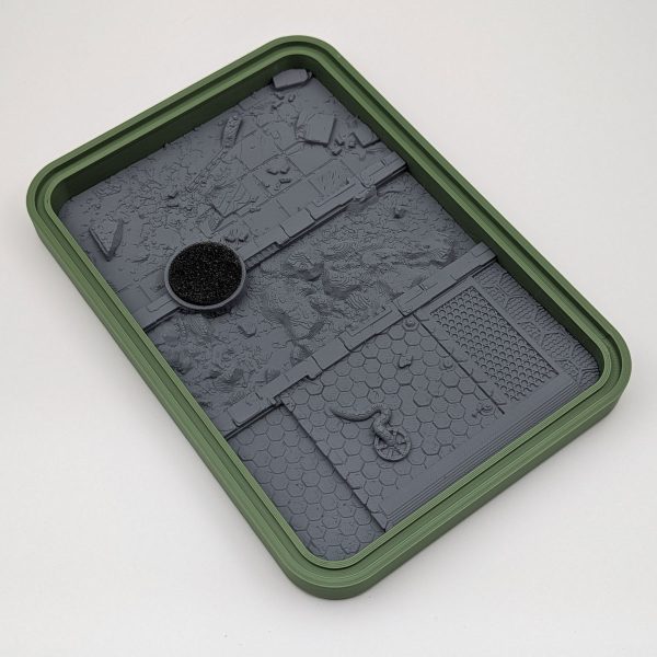 Anarky Creations Ultimate Modern Dry palette with dampening sponge.